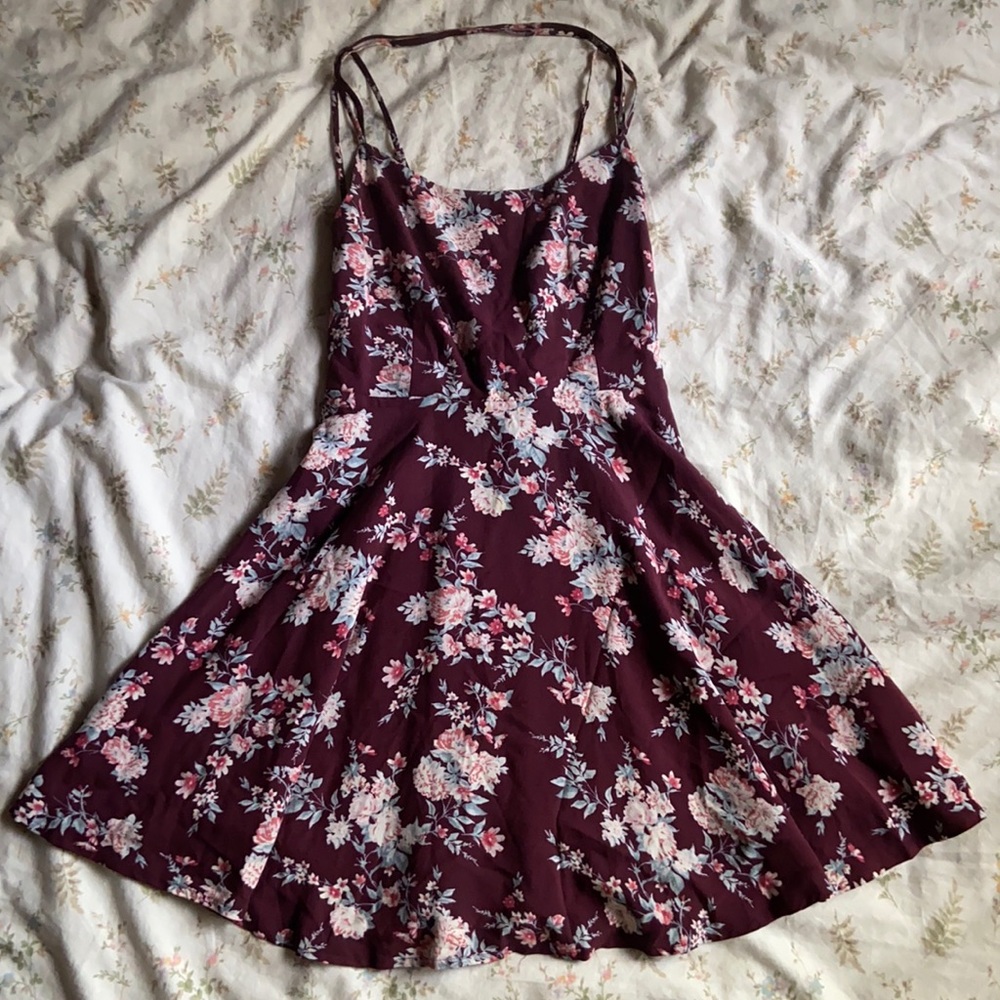 Gorgeous berry colored floral mini dress good condition size small